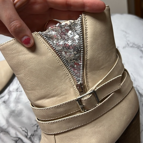 Vanity Boots - Picture 3 of 5